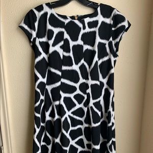 Mk black/white giraffe print dress